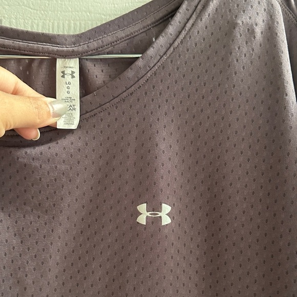 Under Armour Women's Dark Purple Heat Gear Breathable Shirt Large Running Gym - Picture 2 of 5